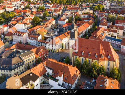 Deutschland, Thüringen, Ilmenau, Stadt, Häuser, Kirche, Übersicht, schräge Ansicht, Luftaufnahme Stockfoto