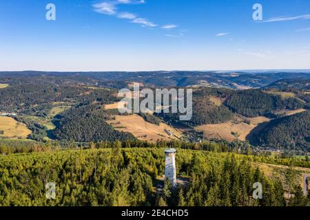 Deutschland, Bayern, Lauenstein, Thüringer Warte, Aussichtsturm, Blick auf die ehemalige DDR, Berge, Wald, Luftaufnahme Stockfoto