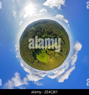 Deutschland, Thüringen, Großbreitenbach, Neustadt / Rstg, Teich, Wald, Bäume, Draufsicht, Luftaufnahme, Kugelpanorama Stockfoto