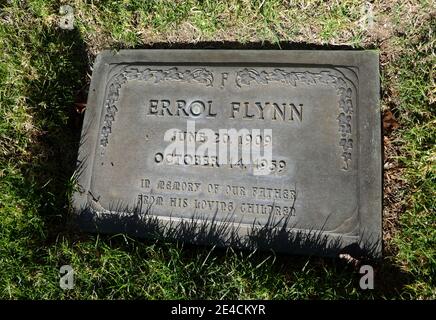 Glendale, Kalifornien, USA 18. Januar 2021 EIN allgemeiner Blick auf die Atmosphäre des Grabes des Schauspielers Errol Flynn am 18. Januar 2021 im Garten des ewigen Friedens im Freiheitsgericht im Forest Lawn Memorial Park in Glendale, Kalifornien, USA. Foto von Barry King/Alamy Stockfoto Stockfoto