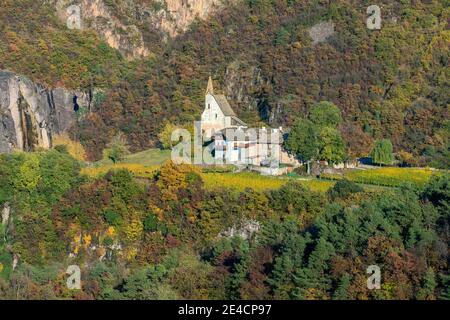 Montan, Provinz Bozen, Südtirol, Italien. Die St. Daniel Kapelle Stockfoto