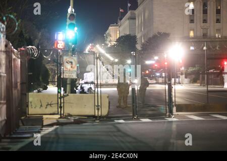 Washington, DC, USA. Januar 2021. Blick auf Washington, DC, wie es funktioniert rund um die Uhr, um Straßen rund um das Capital Building und Umgebung am 22. Januar 2021 wieder zu öffnen. Kredit: Mpi34/Media Punch/Alamy Live Nachrichten Stockfoto