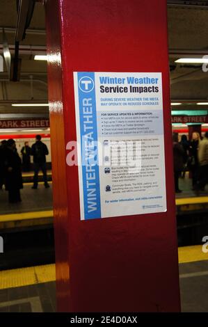 Boston, 26. JANUAR 2012 - Hinweis in einer U-Bahn-Station Stockfoto