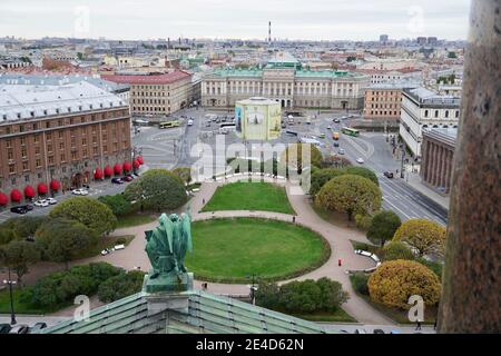 Sankt Petersburg - November, 2020 atemberaubende Panoramaaussicht Senatsplatz von der Aussichtsplattform der Kathedrale von St. Isaac. Die beliebtesten Stockfoto