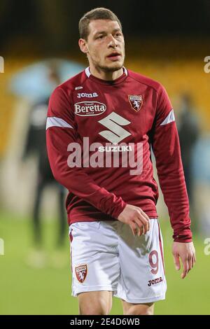 Torinos italienischer Stürmer Andrea Belotti schaut während des Serie A Fußballspiels Benevento gegen Torino. Benevento und Torino zeichneten 2-2 Stockfoto