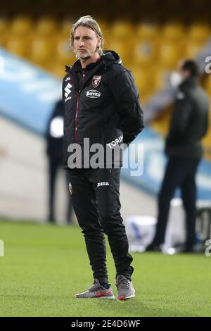 TorinoÕs Italienischer Trainer Davide Nicola schaut während der Serie A Fußballspiel Benevento gegen Torino. Benevento und Torino zeichneten 2-2 Stockfoto