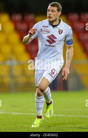 Torinos italienischer Stürmer Andrea Belotti schaut während des Serie A Fußballspiels Benevento gegen Torino. Benevento und Torino zeichneten 2-2 Stockfoto