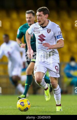 Torinos italienischer Stürmer Andrea Belotti kontrolliert den Ball während des Serie A Fußballspiels Benevento gegen Torino. Benevento und Torino zeichneten 2-2 Stockfoto