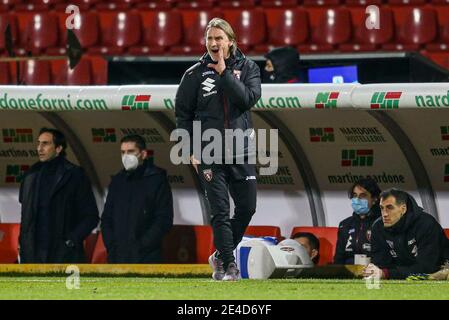 TorinoÕs Italienischer Trainer Davide Nicola gesticulate während der Serie A Fußballspiel Benevento vs Torino. Benevento und Torino zeichneten 2-2 Stockfoto