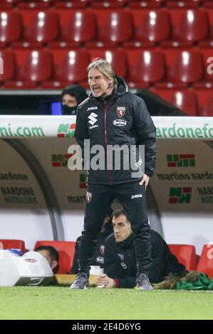 TorinoÕs Italienischer Trainer Davide Nicola gesticulate während der Serie A Fußballspiel Benevento vs Torino. Benevento und Torino zeichneten 2-2 Stockfoto