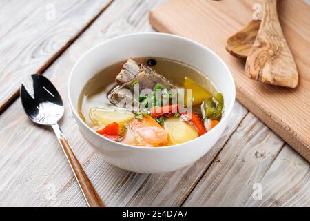 Orientalische Shorpa-Suppe mit Lamm und Gemüse Stockfoto