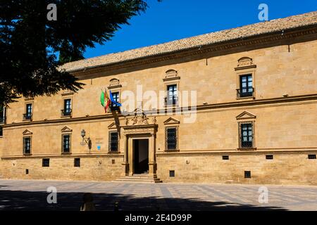 Dean Ortega Palast, National Tourism Parador am Vazquez de Molina Platz, Ubeda, UNESCO-Weltkulturerbe. Provinz Jaen, Andalusien, Südspanien Stockfoto