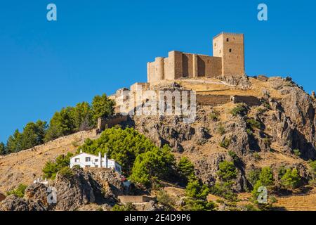 Schloss von Segura de la Sierra Dorf. Naturpark Sierra de Cazorla, Segura und Las Villas, Provinz Jaen, Andalusien, Südspanien Europa Stockfoto