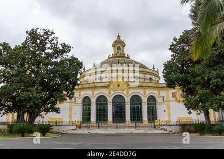 Sevilla, Spanien - 10. Januar 2021: Blick auf das Lope de Vega Theater in Sevilla Stockfoto