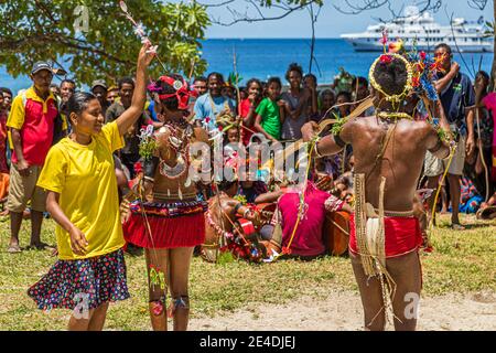 Traditioneller Milamala-Tanz der Trobriand-Inseln während des Festivals der freien Liebe, Kwebwaga, Papua-Neuguinea Stockfoto