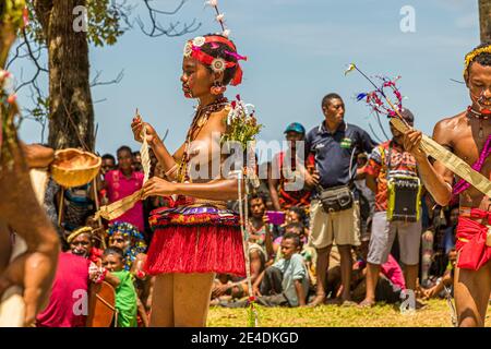 Traditioneller Milamala-Tanz der Trobriand-Inseln während des Festivals der freien Liebe, Kwebwaga, Papua-Neuguinea Stockfoto