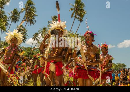 Traditioneller Milamala-Tanz der Trobriand-Inseln während des Festivals der freien Liebe, Kwebwaga, Papua-Neuguinea Stockfoto