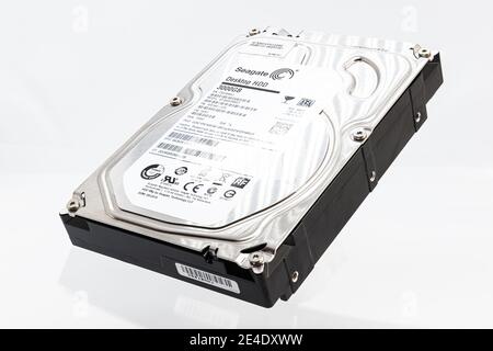 Huelva, Spanien - 21. Januar 2021: Eine neue Seagate Barracuda SATA 3TB Festplatte Stockfoto