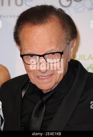 **DATEI FOTO** Larry King ist bei 87 verstorben. PHOENIX, AZ - 9. APRIL: Larry King bei Muhammad Alis Celebrity Fight Night XXII im JW Marriott Desert Ridge Resort & Spa am 9. April 2016 in Phoenix, Arizona. SKPG/MediaPunch Stockfoto