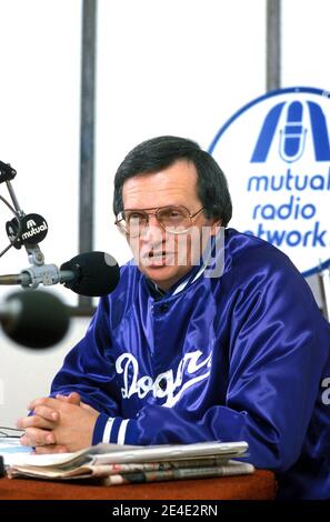 **DATEI FOTO** Larry King ist bei 87 verstorben. Larry King 1987 Quelle: Ralph Dominguez/MediaPunch Stockfoto