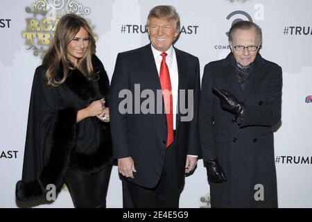 09. März 2011 - New York, NY - (L-R) Melania Knauss-Trump, Donald Trump und Larry King nehmen am 9. März 2011 im Hammerstein Ballroom in New York, NY, an der Aufnahme von Comedy Central Roast von Donald Trump Teil. Foto: Anthony Behar/Sipa Press/Trumproastsipatb.013/1103100545 Stockfoto