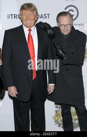 09. März 2011 - New York, NY - (L-R) Donald Trump und Larry King nehmen am 9. März 2011 an der Aufnahme von Comedy Central Roast von Donald Trump im Hammerstein Ballroom in New York, NY Teil. Foto: Anthony Behar/Sipa Press/Trumproastsipatb.017/1103100546 Stockfoto