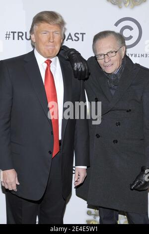 09. März 2011 - New York, NY - (L-R) Donald Trump und Larry King nehmen am 9. März 2011 an der Aufnahme von Comedy Central Roast von Donald Trump im Hammerstein Ballroom in New York, NY Teil. Foto: Anthony Behar/Sipa Press/Trumproastsipatb.016/1103100546 Stockfoto