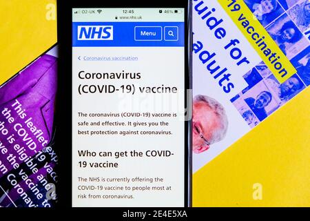 London UK, Januar 23 2021, Handy Screenshot der NHS App Informationen zum Coronavirus Covid-19 Impfstoff Stockfoto