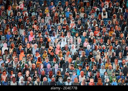 Eine allgemeine Ansicht der Kartonausschnitte von Millwall-Fans in den Tribünen vor dem Beginn des vierten Runden-Spiels des Emirates FA Cup in Den, London. Bilddatum: Samstag, 23. Januar 2021. Stockfoto