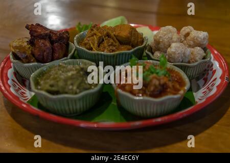 Hors d'oeuvres of Northern traditional Thai Food (Hors d'oeuvres Muan) - Signature Northern Thai Food Set Stil. Selektiver Fokus. Stockfoto