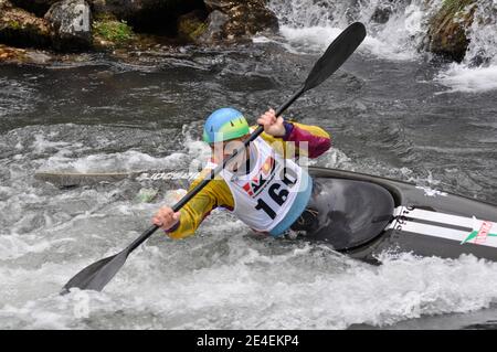 Skopje, Mazedonien, April 07,2018. Auf dem Fluss Treska wurde 50-th jährlichen Internationalen Ilinden Kanuslalom Wettbewerb – IKAS statt. Stockfoto