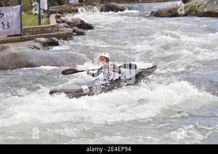 Skopje, Mazedonien, April 07,2018. Auf dem Fluss Treska wurde 50-th jährlichen Internationalen Ilinden Kanuslalom Wettbewerb – IKAS statt. Stockfoto