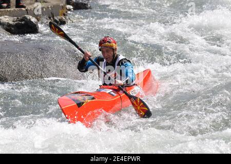 Skopje, Mazedonien, April 07,2018. Auf dem Fluss Treska wurde 50-th jährlichen Internationalen Ilinden Kanuslalom Wettbewerb – IKAS statt. Stockfoto