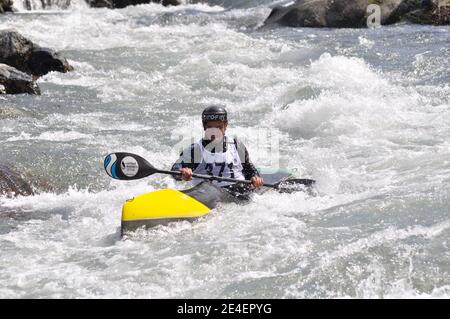 Skopje, Mazedonien, April 07,2018. Auf dem Fluss Treska wurde 50-th jährlichen Internationalen Ilinden Kanuslalom Wettbewerb – IKAS statt. Stockfoto