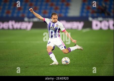 Valencia, Spanien. Januar 2021. Luis Pérez (Verteidigung; Real Valladolid CF) in Aktion während des Endesa League-Spiels zwischen Levante UD und Real Valladolid CF im Stadion der Stadt Valencia. (Endergebnis: Levante UD: 2 - Real Valladolid CF: 2) Credit: SOPA Images Limited/Alamy Live News Stockfoto