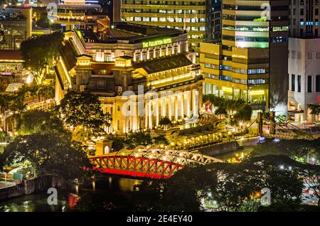 März-14-2016 The Fullerton Hotel, Singapur ein berühmtes 5-Sterne-Luxushotel mit nächtlicher Beleuchtung Stockfoto
