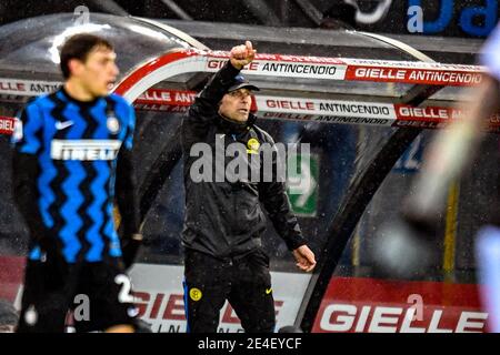 Udine, Italien. Januar 2021. Udine, Italien, Friuli - Dacia Arena Stadion, 23. Januar 2021, Antonio Conte (Coach FC Inter) während Udinese Calcio gegen FC Internazionale - Italienischer Fußball Serie A Spiel Credit: Alessio Marini/LPS/ZUMA Wire/Alamy Live News Stockfoto