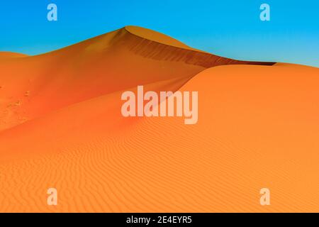 Sanddünen in der Wüste Sahara Stockfoto