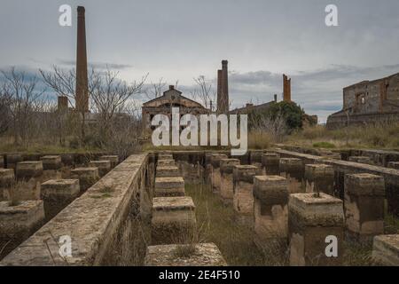 Luftaufnahme der verlassenen ehemaligen Bergbaubetriebe Peñarroya-pueblo spanien Verlassene Industrieorte Stockfoto