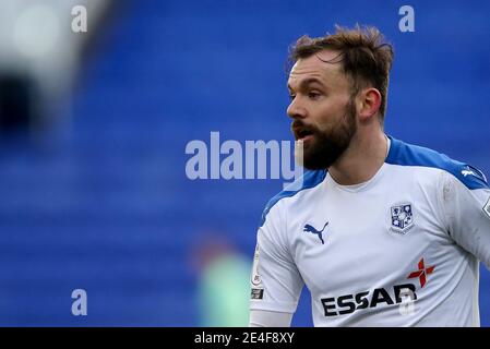 Birkenhead, Großbritannien. Januar 2021. Danny Lloyd von Tranmere Rovers schaut auf. EFL Skybet Football League Two Match, Tranmere Rovers gegen Bolton Wanderers im Prenton Park, Birkenhead, Wirral am Samstag, 23. Januar 2021. Dieses Bild darf nur für redaktionelle Zwecke verwendet werden. Nur redaktionelle Verwendung, Lizenz für kommerzielle Nutzung erforderlich. Keine Verwendung in Wetten, Spiele oder ein einzelner Club / Liga / Spieler Publikationen.pic von Chris Stading / Andrew Orchard Sport Fotografie / Alamy Live News Kredit: Andrew Orchard Sport Fotografie / Alamy Live News Stockfoto