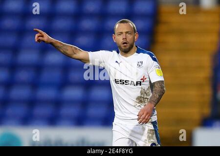 Birkenhead, Großbritannien. Januar 2021. Jay Spearing von Tranmere Rovers macht seinen Standpunkt. EFL Skybet Football League Two Match, Tranmere Rovers gegen Bolton Wanderers im Prenton Park, Birkenhead, Wirral am Samstag, 23. Januar 2021. Dieses Bild darf nur für redaktionelle Zwecke verwendet werden. Nur redaktionelle Verwendung, Lizenz für kommerzielle Nutzung erforderlich. Keine Verwendung in Wetten, Spiele oder ein einzelner Club / Liga / Spieler Publikationen.pic von Chris Stading / Andrew Orchard Sport Fotografie / Alamy Live News Kredit: Andrew Orchard Sport Fotografie / Alamy Live News Stockfoto