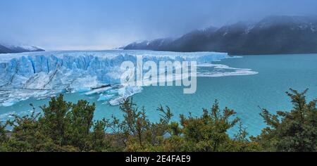 Perito Moreno Gletscher Nationalpark in der Nähe von El Calafate, Patagonien, Argentinien. Es ist einer der erstaunlichsten Orte unseres Planeten. Stockfoto