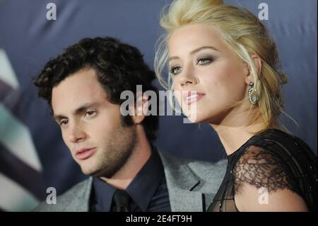 Penn Badgley und Amber hörten bei der Premiere von "The Stiefvater" am 12. Oktober 2009 im SVA Theater in New York. Foto von Mehdi Taamallah/ABACAPRESS.COM (im Bild: Penn Badgley, Amber Heard) Stockfoto