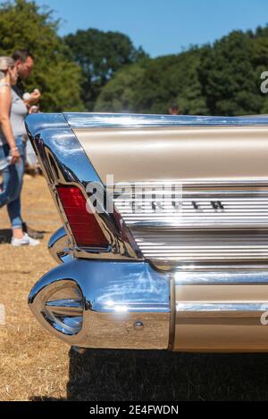 Heckflügel und Scheinwerfer des Buick riviera Super AT 1958 Oldtimer-Show Stockfoto
