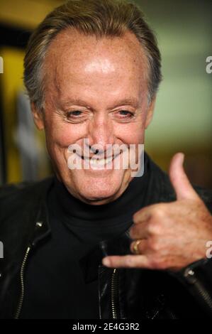 Datei Foto - 'Peter Fonda nimmt an der Vorführung von ''One Peace at a Time'' Teil. Los Angeles, Kalifornien am 21. Oktober 2009. Peter Fonda, der Star, Co-Autor und Produzent des Kultklassikers Easy Rider von 1969, ist im Alter von 79 Jahren gestorben. Peter Fonda war Teil einer alten Hollywood-Familie. Er war nicht nur der Bruder von Jane Fonda, sondern auch der Sohn des Schauspielers Henry Fonda und Vater von Bridget, ebenfalls Schauspieler. Foto von Lionel Hahn/ABACAPRESS.COM (im Bild: Peter Fonda)' Stockfoto