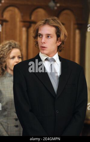 Andrea Casiraghi nimmt an einer Messe in der Kathedrale im Rahmen der Feierlichkeiten zum Nationalfeiertag in Monaco am 19. November 2009 Teil. Foto von Alain Benainous/Pool/ABACAPRESS.COM Stockfoto