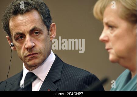 Der französische Präsident Nicolas Sarkozy und die deutsche Kanzlerin Angela Merkel im Bild auf einer Pressekonferenz während des EU-Gipfels am 19. November 2009 in Brüssel, Belgien. Foto von Elodie Gregoire/ABACAPRESS.COM Stockfoto