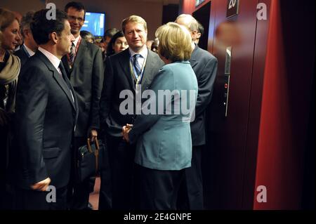 Der französische Präsident Nicolas Sarkozy und Deutschlands Kanzlerin Angela Merkel und Dänemarks Premierminister Lars Loekke Rasmussen im Bild während des EU-Gipfels am 19. November 2009 am EU-Hauptsitz in Brüssel, Belgien. Foto von Elodie Gregoire/ABACAPRESS.COM Stockfoto