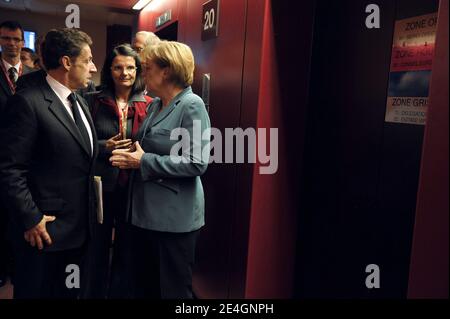 Der französische Präsident Nicolas Sarkozy und die deutsche Kanzlerin Angela Merkel im Bild beim EU-Gipfel am 19. November 2009 in Brüssel, Belgien. Foto von Elodie Gregoire/ABACAPRESS.COM Stockfoto