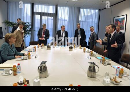 Der französische Präsident Nicolas Sarkozy und die deutsche Kanzlerin Angela Merkel im Bild beim Treffen während des EU-Gipfels am 19. November 2009 in Brüssel, Belgien. Foto von Elodie Gregoire/ABACAPRESS.COM Stockfoto